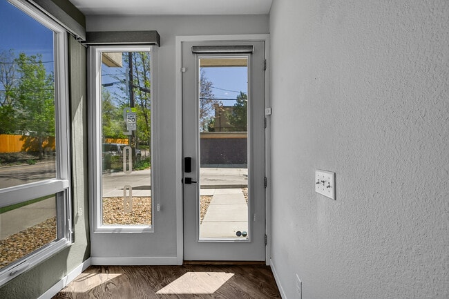 Building Photo - 1208 E Asbury Ave