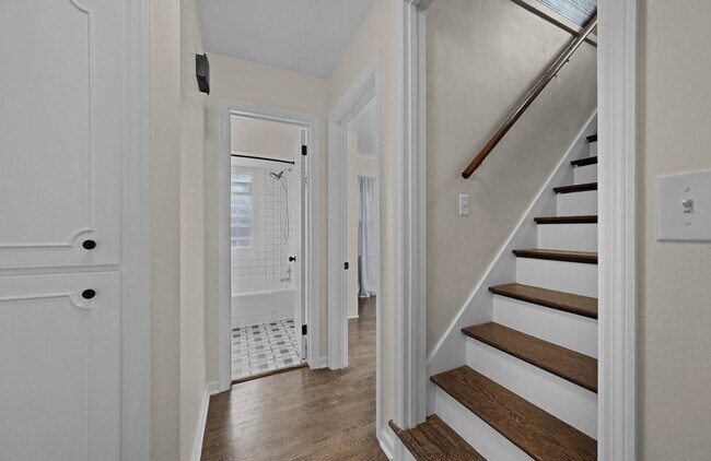 Building Photo - 1130 Ottillia St SE