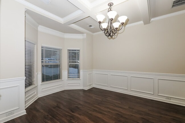 Building Photo - 576 Camano Way