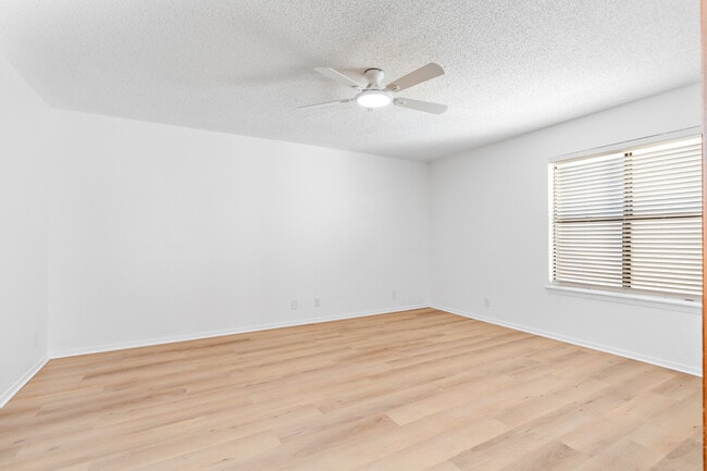 Building Photo - 1303 Chapel Creek Rd