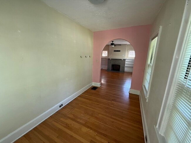 Building Photo - 608 Kastle Rd