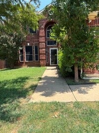 Building Photo - 508 Briar Oaks Dr