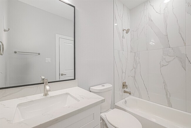 Building Photo - 9204 Buffum St