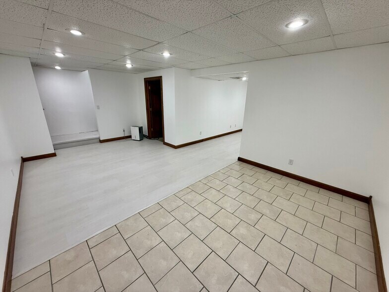 Building Photo - 707 Edge Point Ct