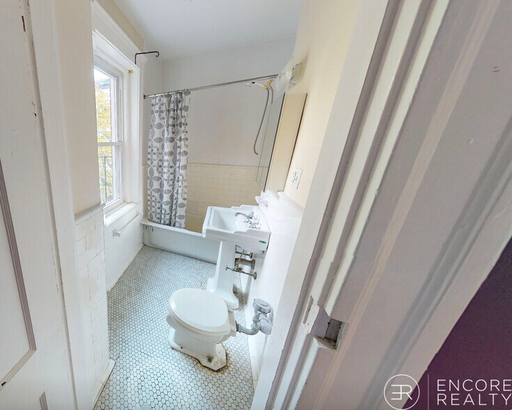 Building Photo - 11 Gray St