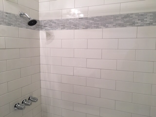 Building Photo - 721 N Hollywood Way