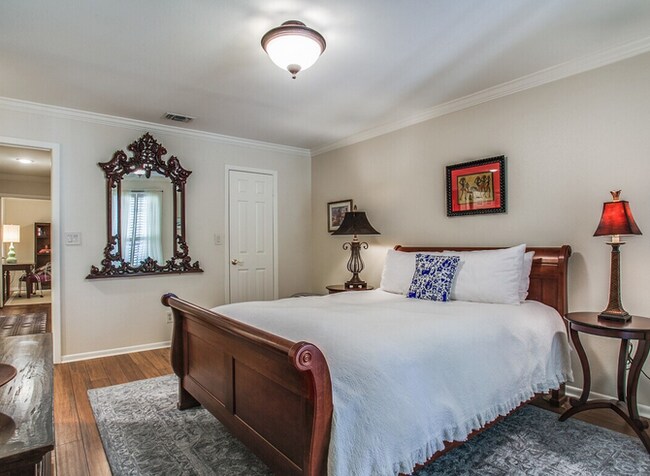 Building Photo - 201 Ellwood-277.5