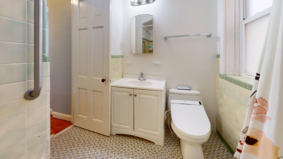 Building Photo - 5816 Mardel Ave