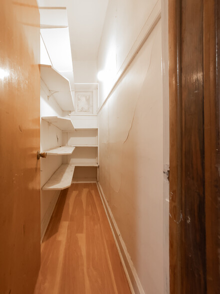 Building Photo - 2839 W 40th St