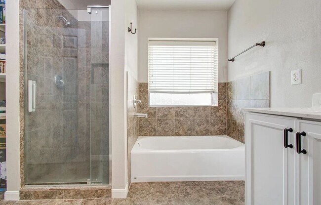 Building Photo - 18135 Flower Grove Ct