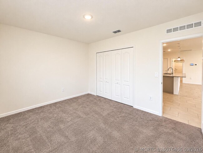 Building Photo - 1025 SW Sarto Ln