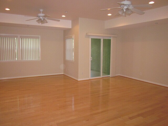 Building Photo - 2283 Waltonia Dr