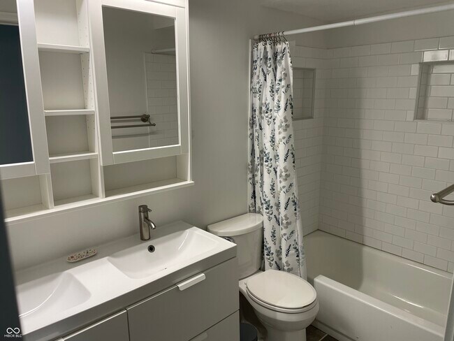 Building Photo - 14112 Adios Pass