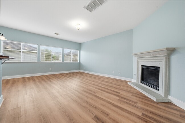 Building Photo - 1613 Palcio Real Dr