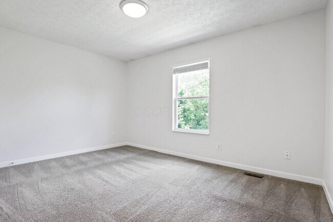 Building Photo - 5998 Blaverly Dr