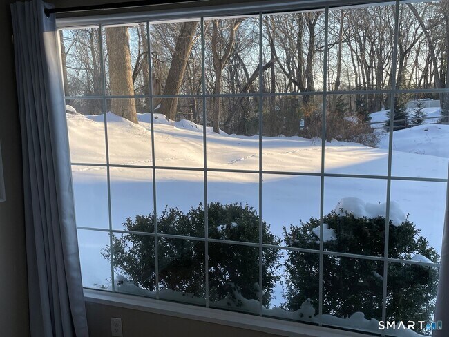 Building Photo - 44 Roseville Rd