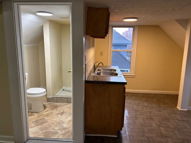 Building Photo - 2681 E 126th St