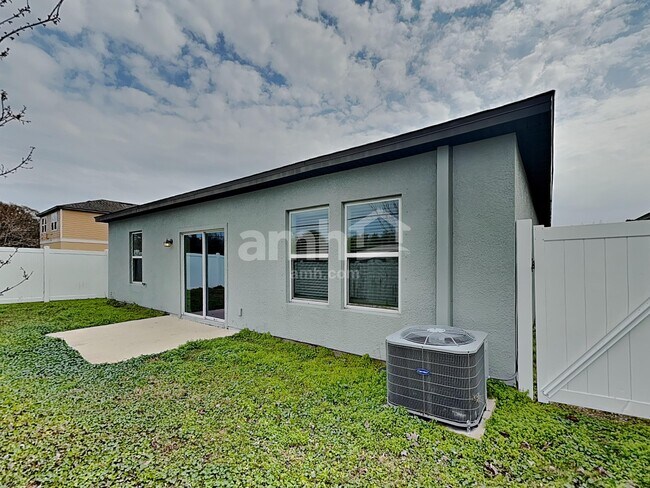 Building Photo - 8714 Layalie Way