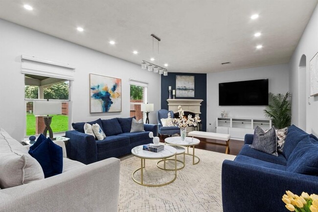 Building Photo - 25915 Hopson Meadows Dr