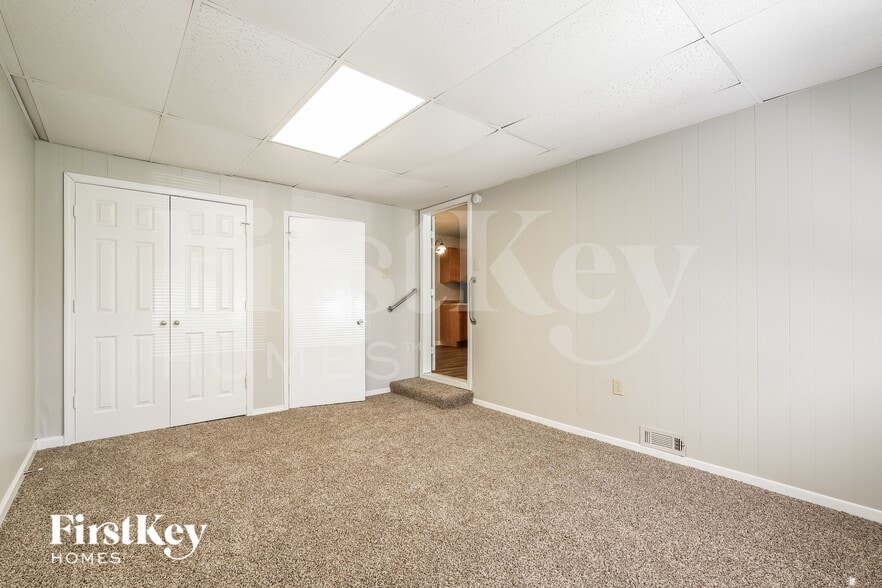 Building Photo - 7016 Sun Valley Way