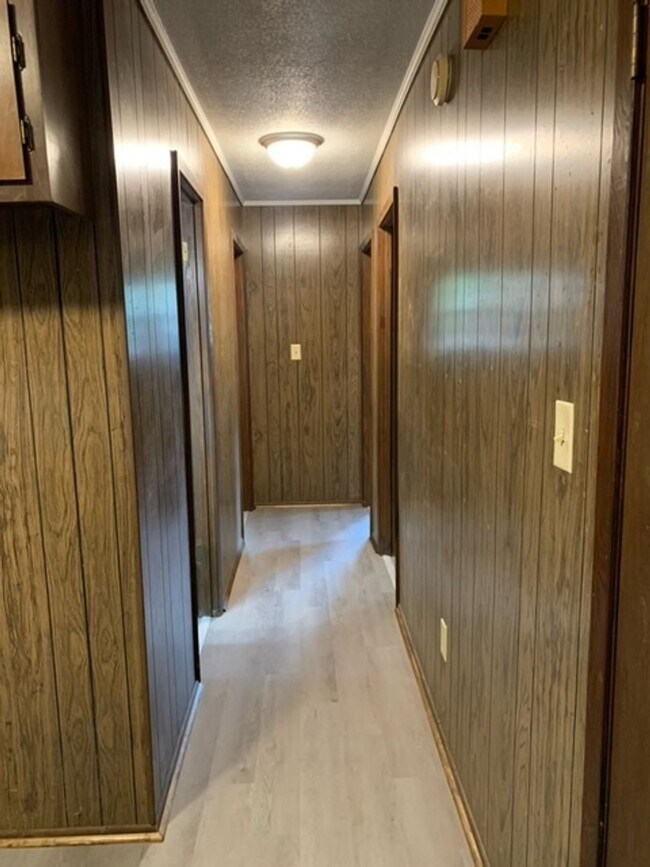 Building Photo - Renovated 3 Bedroom 1 Bath Home for Rent!