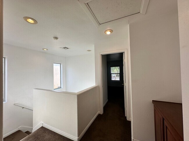 Building Photo - 249 Wilted Jasmine Ct