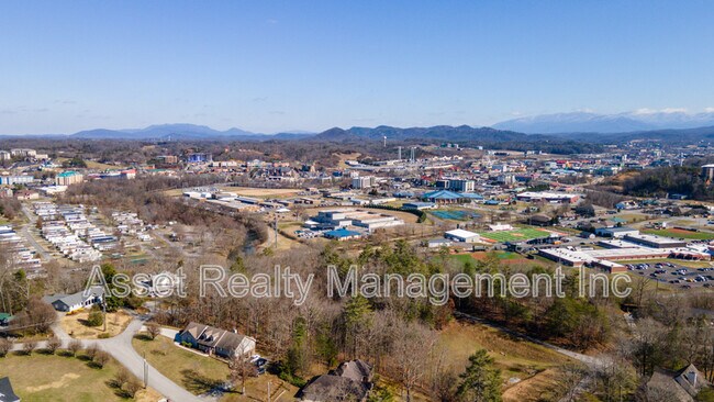 Building Photo - 306 White Cap Ln