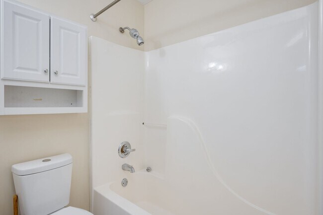Building Photo - 1 Bedroom Apartment Downtown