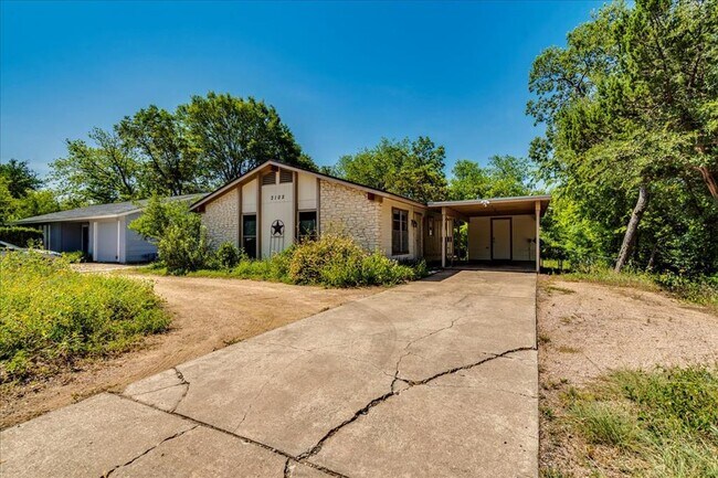 Building Photo - 3105 Steck Ave