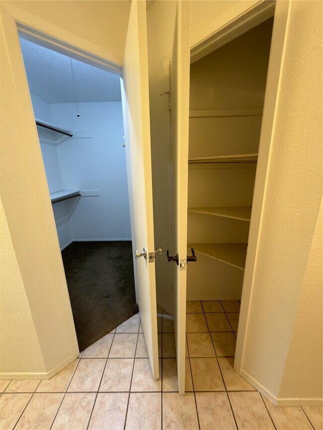 Building Photo - 5601 Porsche Ln