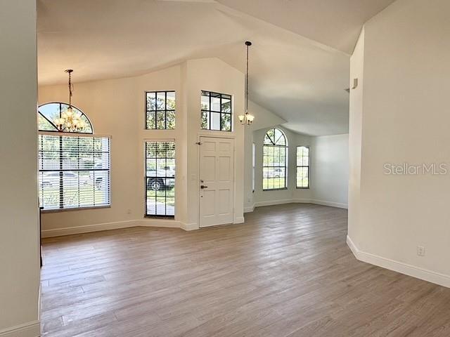 Building Photo - 553 Walnut Grove Pl
