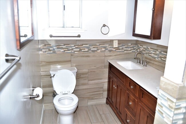 Building Photo - Charming Belmont Heights 2BD w/ Private Yard, Garage & Walk to 4th St