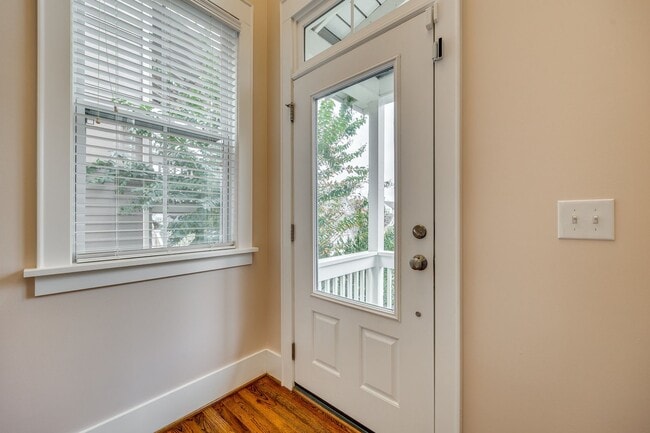 Building Photo - Gorgeous 4 bedroom 3.5 bath home in Riverwalk of Rock Hill!