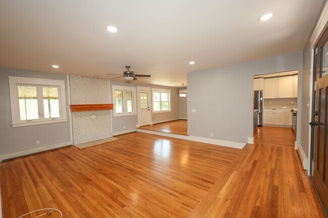 Building Photo - 49 N Amherst Rd