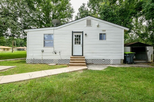 Primary Photo - 24204 Linda Ln