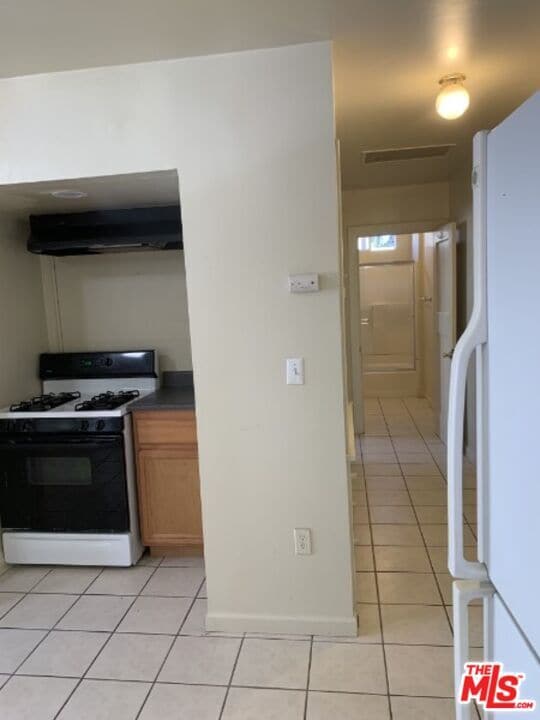 Building Photo - 2934 12th Ave