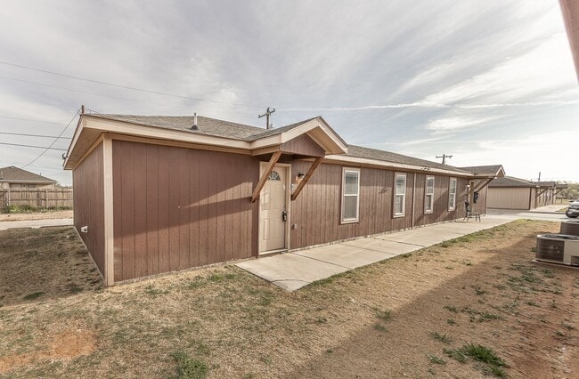 Building Photo - Leasing Special**  MOVE IN READY!
