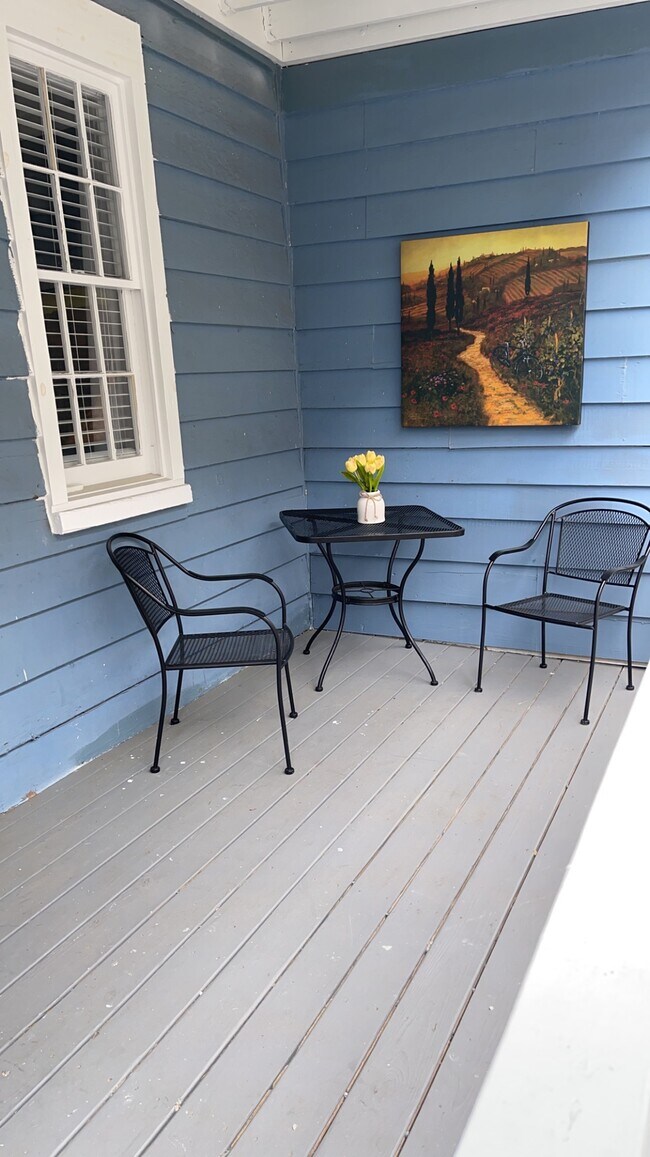 Large porch with seating area - 54 America St
