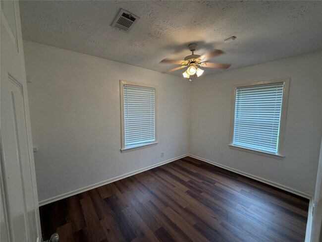 Building Photo - 7822 Richland Dr