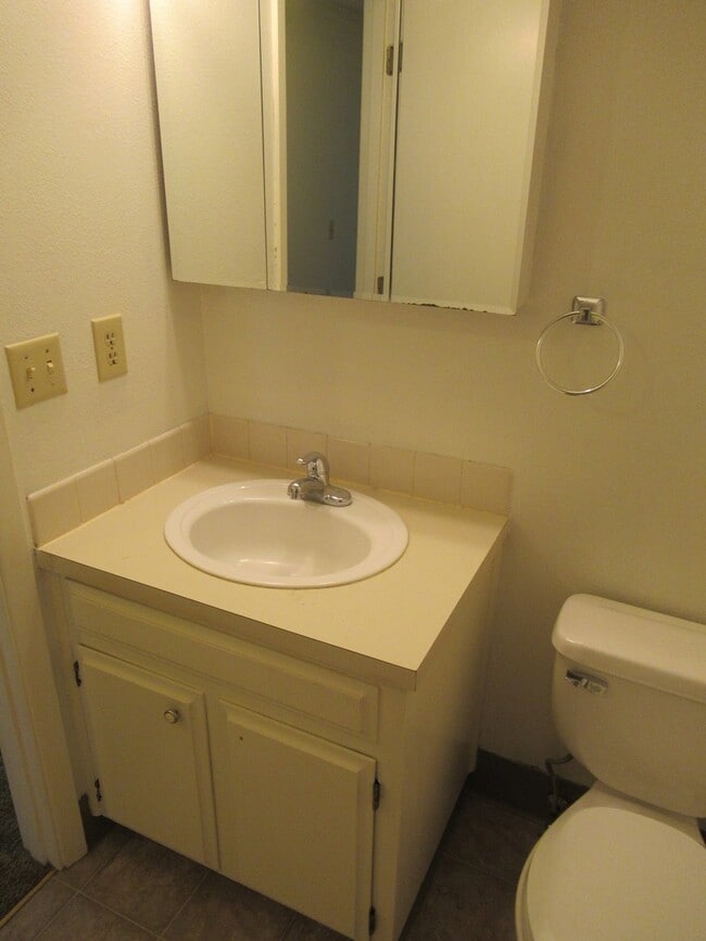 Building Photo - Four Bedroom Home in Keizer, Close to Keiz...