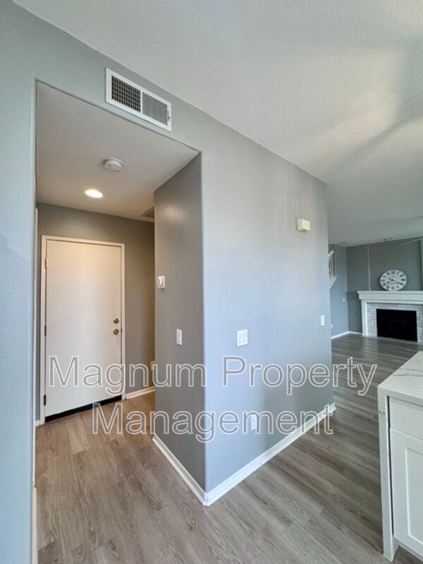 Building Photo - 32358 Gardenvail Dr