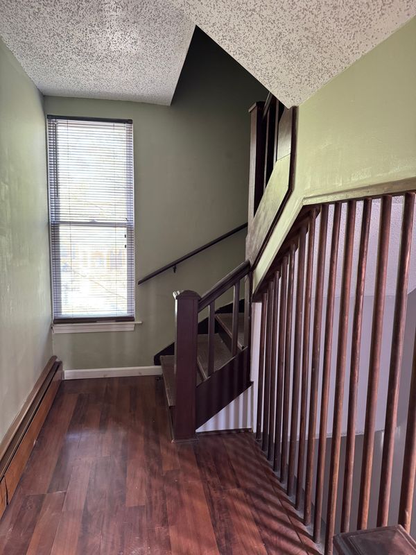 Building Photo - 44 Ashley St