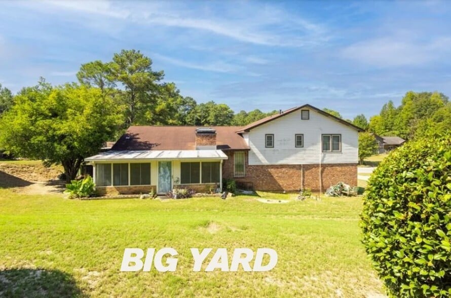 Building Photo - 3925 Biltmore Dr