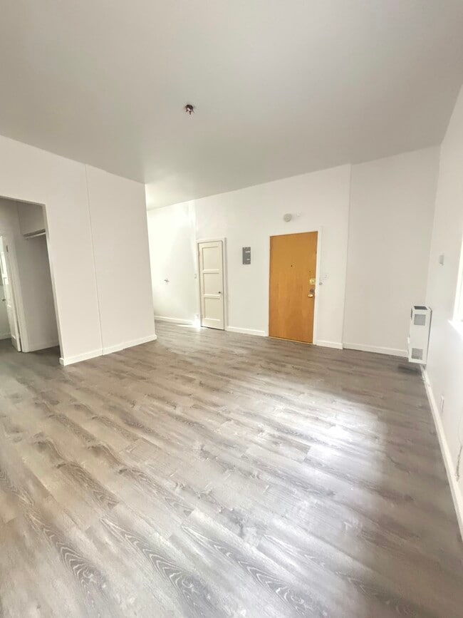 Building Photo - 1122 Sutter St