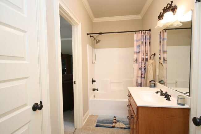 Building Photo - 27 Carriage Hill