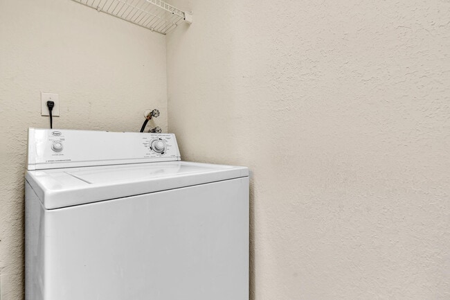 Building Photo - 10240 NW 33rd Pl