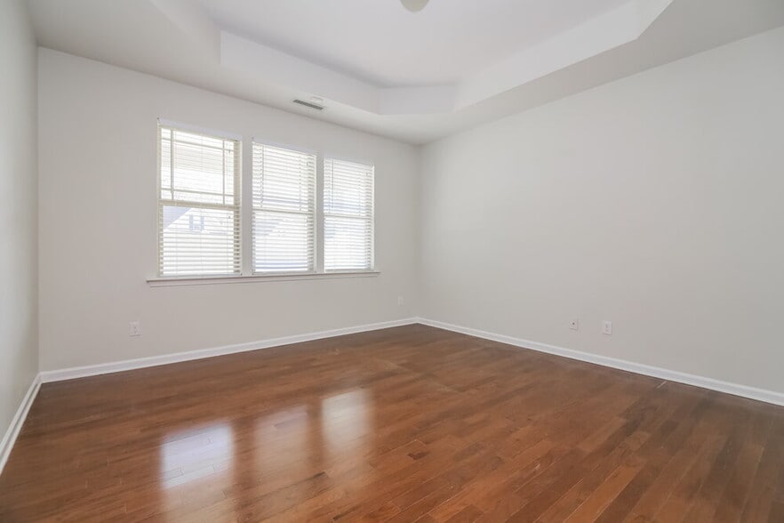 Building Photo - 21 Wensley Ct