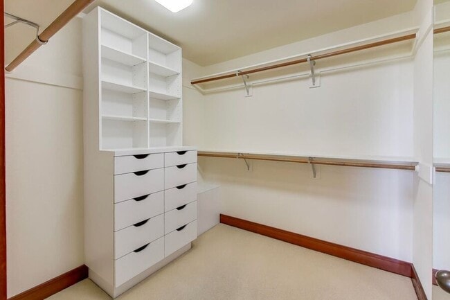 Building Photo - 28 Meadow Rd