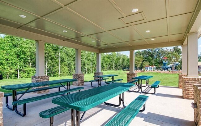 Building Photo - 212 Station Overlook Dr