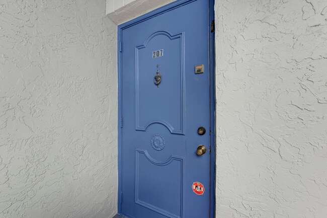 Building Photo - 14849 Cumberland Dr